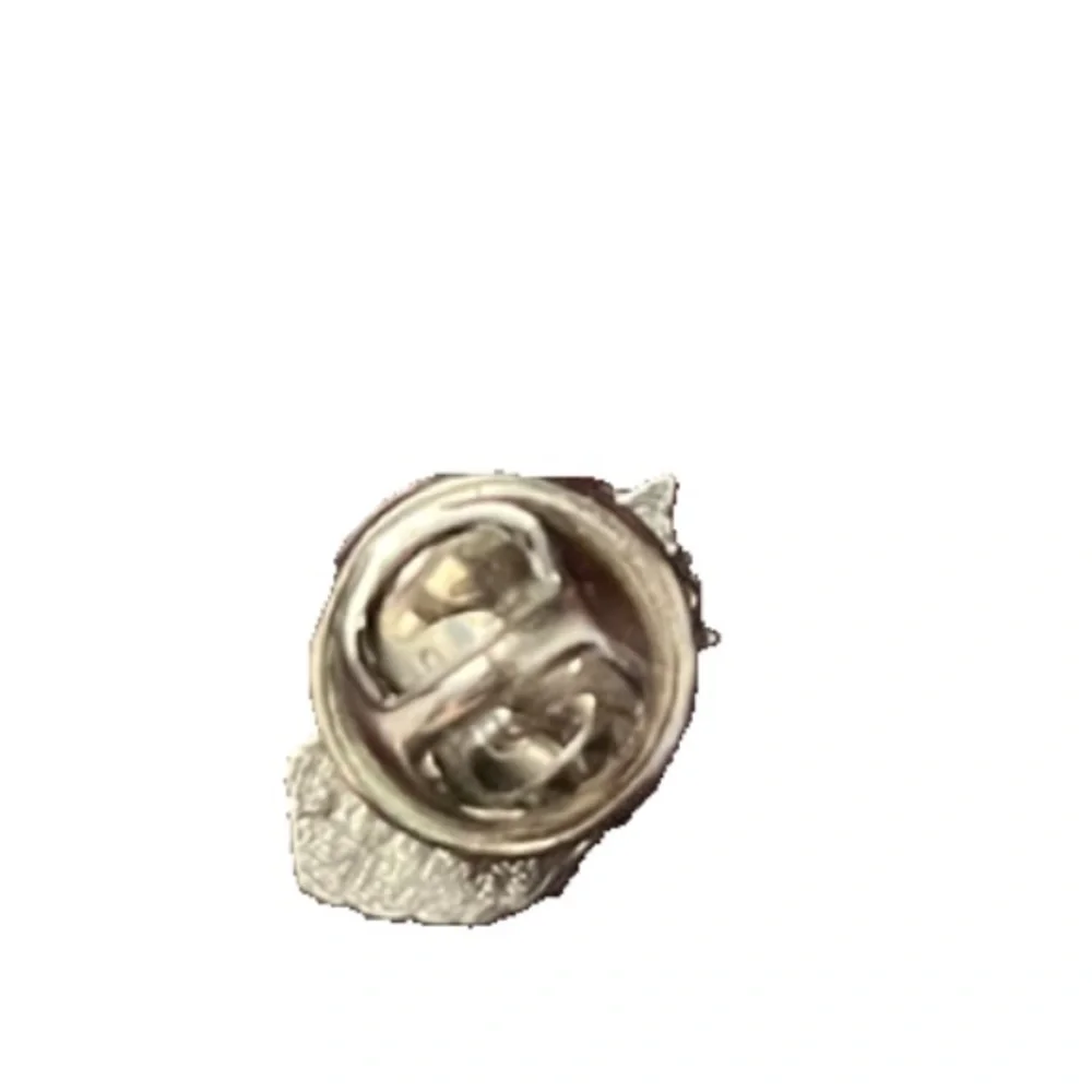 Gray Cat Pin - Picture 2 of 2